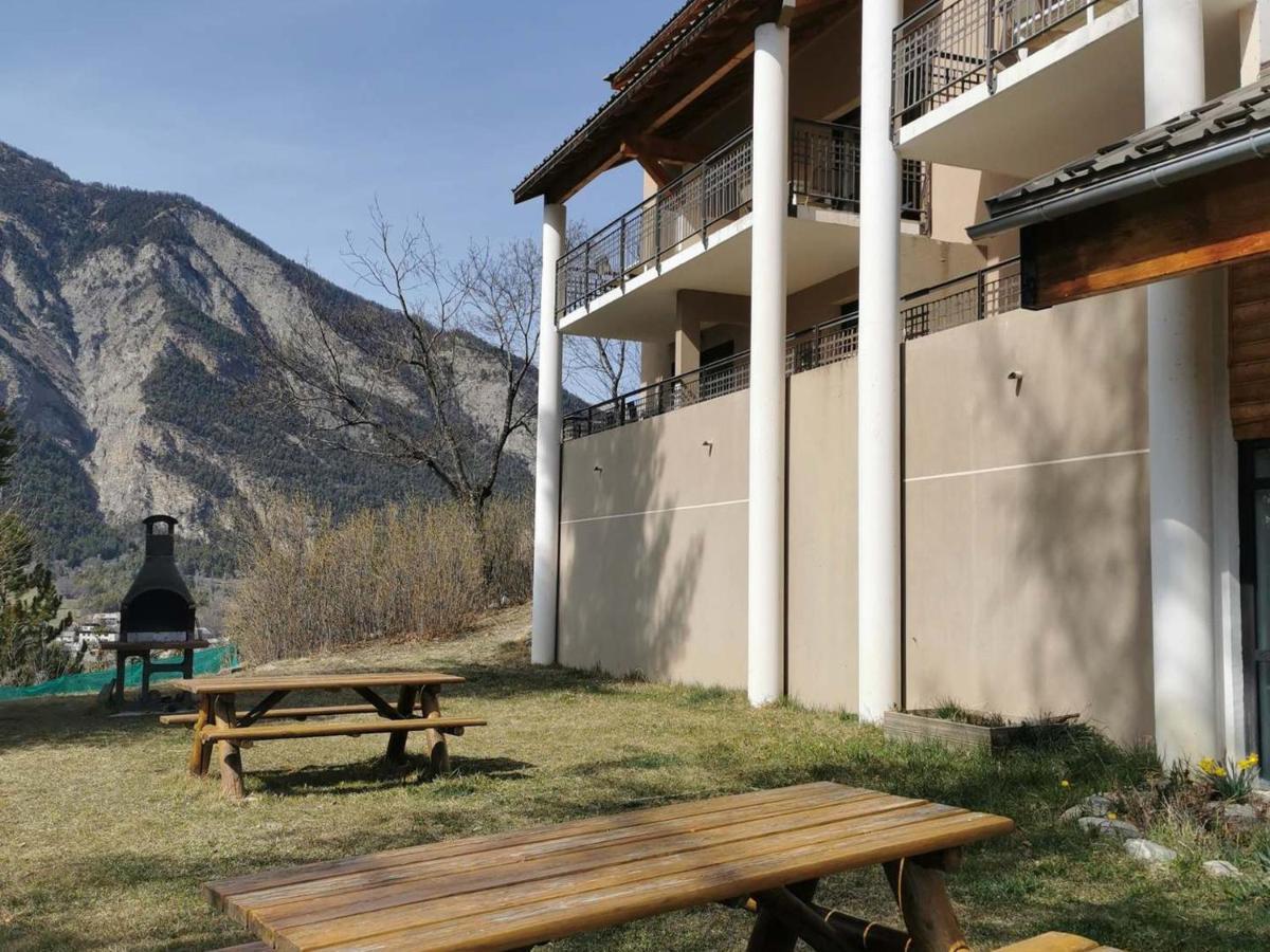 Studio 4 Personnes Avec Piscine Et Sauna - Residence Chateau Des Magnans - Jausiers - Fr-1-165B-45 Экстерьер фото
